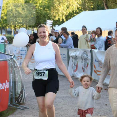 07.09.2025 - 19. Norderstedt Triathlon Zöllner http://msf.ph/oto/8779966 07.09.2025 17:33:39 Ziel 957 meine-sportfotos.de