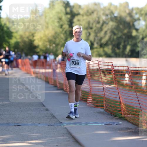 07.09.2025 - 19. Norderstedt Triathlon Michael Strokosch http://msf.ph/oto/8779967 07.09.2025 17:05:02 Laufen 378, 936, 941 meine-sportfotos.de