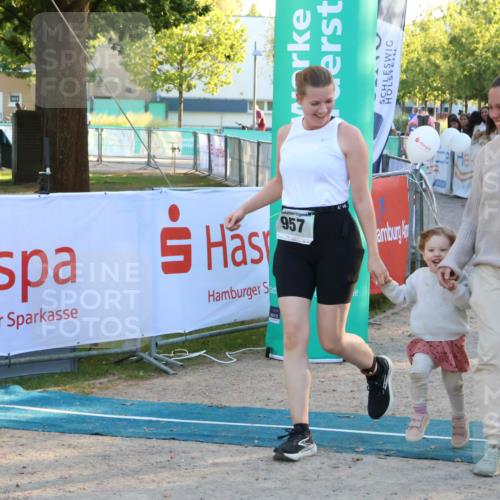 07.09.2025 - 19. Norderstedt Triathlon Zöllner http://msf.ph/oto/8779979 07.09.2025 17:33:40 Ziel 957 meine-sportfotos.de