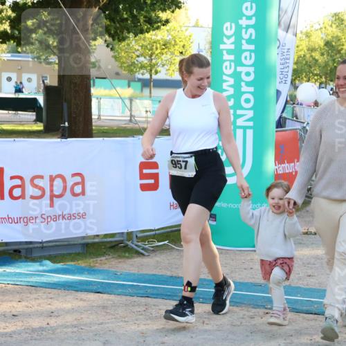 07.09.2025 - 19. Norderstedt Triathlon Zöllner http://msf.ph/oto/8779986 07.09.2025 17:33:40 Ziel 957 meine-sportfotos.de