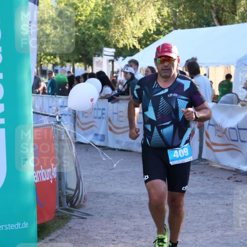 07.09.2025 - 19. Norderstedt Triathlon Zöllner http://msf.ph/oto/8780008 07.09.2025 17:34:15 Ziel 409, 910 meine-sportfotos.de