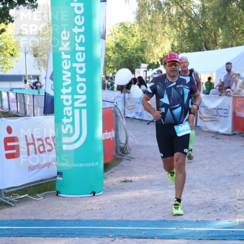 07.09.2025 - 19. Norderstedt Triathlon Zöllner http://msf.ph/oto/8780016 07.09.2025 17:34:16 Ziel 409, 910 meine-sportfotos.de