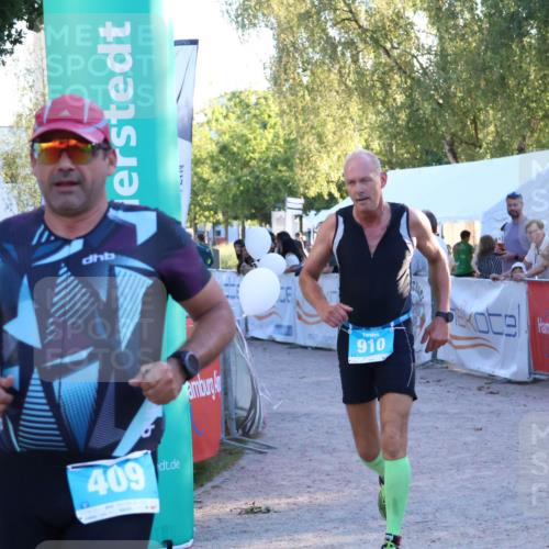07.09.2025 - 19. Norderstedt Triathlon Zöllner http://msf.ph/oto/8780035 07.09.2025 17:34:18 Ziel 409, 432, 910 meine-sportfotos.de