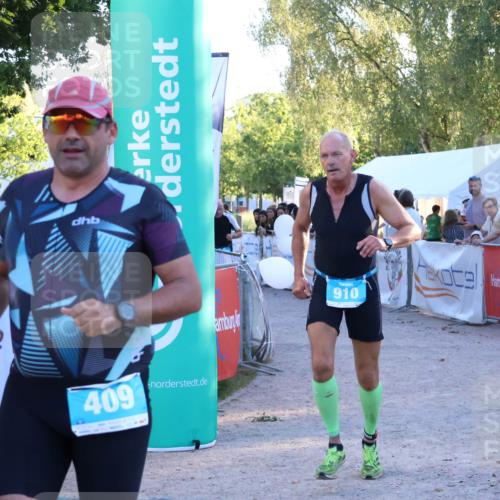 07.09.2025 - 19. Norderstedt Triathlon Zöllner http://msf.ph/oto/8780039 07.09.2025 17:34:18 Ziel 409, 432, 910 meine-sportfotos.de