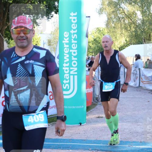 07.09.2025 - 19. Norderstedt Triathlon Zöllner http://msf.ph/oto/8780043 07.09.2025 17:34:18 Ziel 409, 432, 910 meine-sportfotos.de