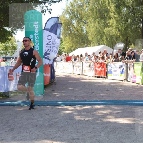 07.09.2025 - 19. Norderstedt Triathlon Zöllner http://msf.ph/oto/8780046 07.09.2025 12:46:31 Ziel 703 meine-sportfotos.de