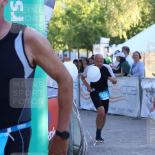 07.09.2025 - 19. Norderstedt Triathlon Zöllner http://msf.ph/oto/8780060 07.09.2025 17:34:19 Ziel 409, 432, 910 meine-sportfotos.de