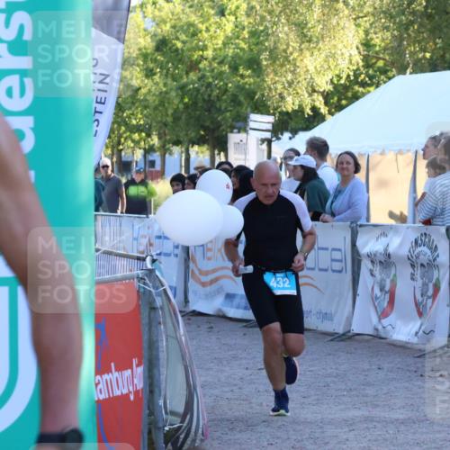 07.09.2025 - 19. Norderstedt Triathlon Zöllner http://msf.ph/oto/8780066 07.09.2025 17:34:19 Ziel 409, 432, 910 meine-sportfotos.de