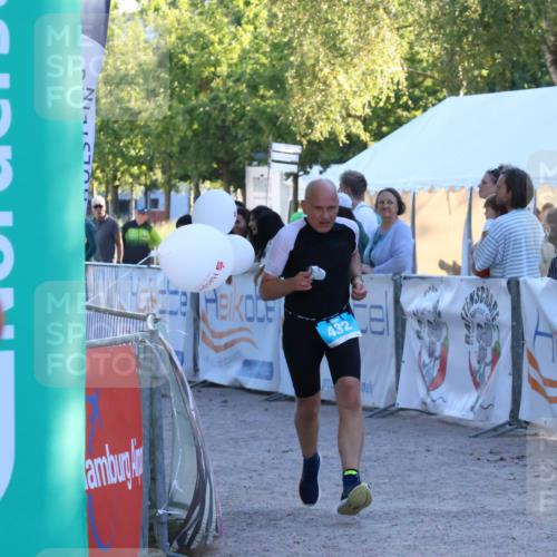 07.09.2025 - 19. Norderstedt Triathlon Zöllner http://msf.ph/oto/8780073 07.09.2025 17:34:20 Ziel 409, 432, 910 meine-sportfotos.de