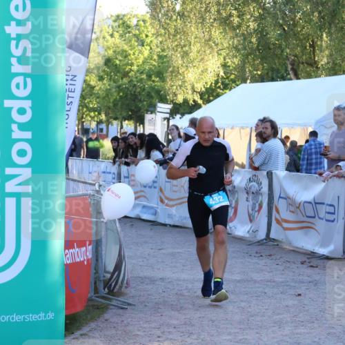 07.09.2025 - 19. Norderstedt Triathlon Zöllner http://msf.ph/oto/8780090 07.09.2025 17:34:20 Ziel 409, 432, 910 meine-sportfotos.de