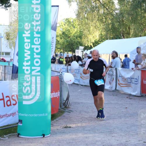 07.09.2025 - 19. Norderstedt Triathlon Zöllner http://msf.ph/oto/8780101 07.09.2025 17:34:21 Ziel 409, 432, 910 meine-sportfotos.de