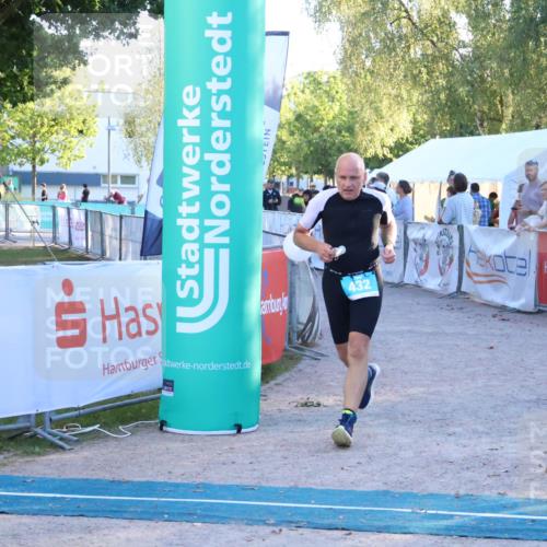 07.09.2025 - 19. Norderstedt Triathlon Zöllner http://msf.ph/oto/8780109 07.09.2025 17:34:22 Ziel 409, 432, 910 meine-sportfotos.de