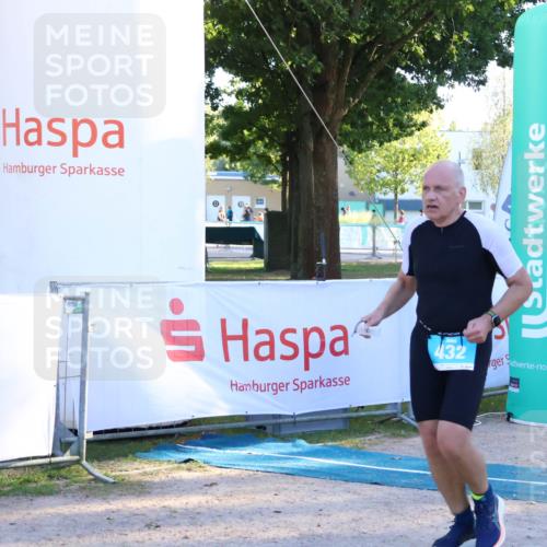 07.09.2025 - 19. Norderstedt Triathlon Zöllner http://msf.ph/oto/8780126 07.09.2025 17:34:23 Ziel 432, 910 meine-sportfotos.de