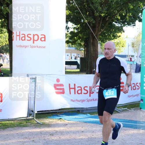 07.09.2025 - 19. Norderstedt Triathlon Zöllner http://msf.ph/oto/8780131 07.09.2025 17:34:24 Ziel 432, 910 meine-sportfotos.de