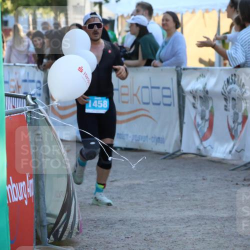 07.09.2025 - 19. Norderstedt Triathlon Zöllner http://msf.ph/oto/8780140 07.09.2025 17:35:00 Ziel 1458 meine-sportfotos.de