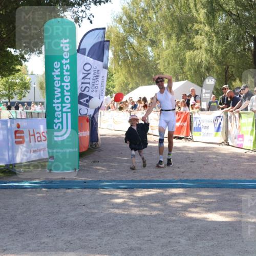 07.09.2025 - 19. Norderstedt Triathlon Zöllner http://msf.ph/oto/8780150 07.09.2025 12:47:13 Ziel 697 meine-sportfotos.de