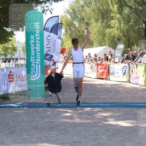 07.09.2025 - 19. Norderstedt Triathlon Zöllner http://msf.ph/oto/8780161 07.09.2025 12:47:14 Ziel 697 meine-sportfotos.de