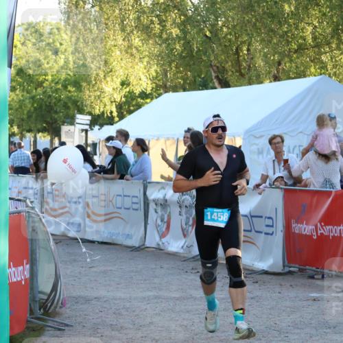 07.09.2025 - 19. Norderstedt Triathlon Zöllner http://msf.ph/oto/8780166 07.09.2025 17:35:01 Ziel 1458 meine-sportfotos.de