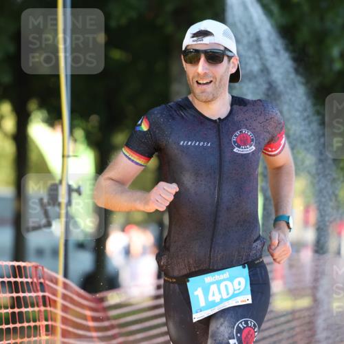07.09.2025 - 19. Norderstedt Triathlon Michael Strokosch http://msf.ph/oto/8780173 07.09.2025 17:05:42 Laufen 432, 924 meine-sportfotos.de
