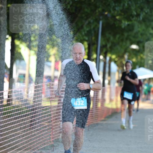 07.09.2025 - 19. Norderstedt Triathlon Michael Strokosch http://msf.ph/oto/8780176 07.09.2025 17:05:49 Laufen 432, 957, 1475 meine-sportfotos.de