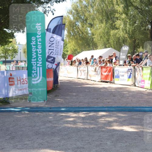 07.09.2025 - 19. Norderstedt Triathlon Zöllner http://msf.ph/oto/8780180 07.09.2025 12:47:19 Ziel 697 meine-sportfotos.de