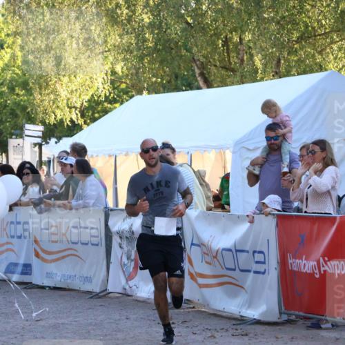 07.09.2025 - 19. Norderstedt Triathlon Zöllner http://msf.ph/oto/8780224 07.09.2025 17:35:11 Ziel 925 meine-sportfotos.de