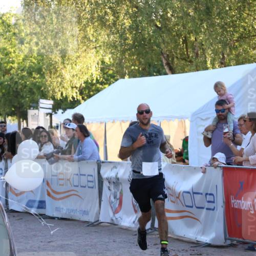 07.09.2025 - 19. Norderstedt Triathlon Zöllner http://msf.ph/oto/8780227 07.09.2025 17:35:12 Ziel 925 meine-sportfotos.de