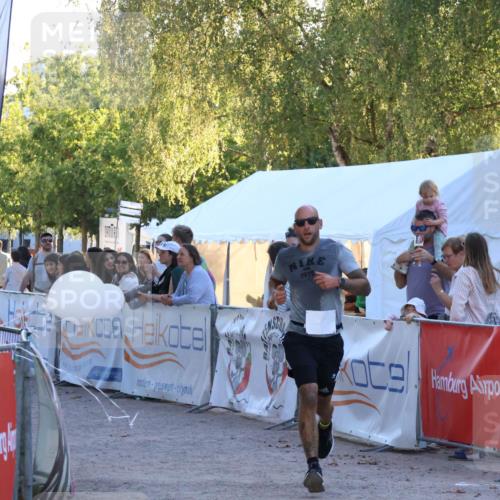 07.09.2025 - 19. Norderstedt Triathlon Zöllner http://msf.ph/oto/8780241 07.09.2025 17:35:12 Ziel 925 meine-sportfotos.de