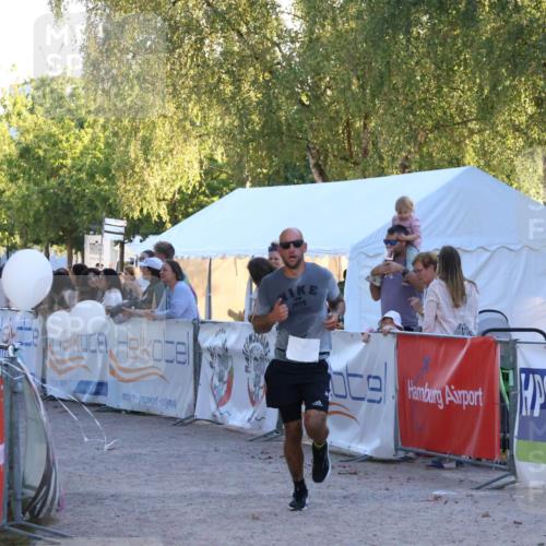 07.09.2025 - 19. Norderstedt Triathlon Zöllner http://msf.ph/oto/8780248 07.09.2025 17:35:12 Ziel 925 meine-sportfotos.de