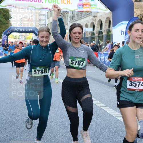 07.09.2025 - BARMER Alsterlauf Strokosch-Dieckow http://msf.ph/oto/8780255 07.09.2025 10:06:09 Ziel 2237, 2254, 2277, 2344, 2380, 2467, 2468, 2523, 2573, 2574, 2795, 3157, 3184, 3212, 3275, 3321, 3345, 3428, 3439, 3490, 3810, 3957, 3958, 4064, 4205, 4272, 4319, 4356, 4525, 4591, 5050, 5217, 5240, 5348, 5602, 5759, 5934, 6036, 6045, 6149, 6173, 6299, 6302, 8076, 8152, 8212 meine-sportfotos.de