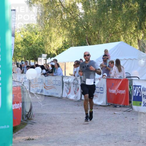 07.09.2025 - 19. Norderstedt Triathlon Zöllner http://msf.ph/oto/8780260 07.09.2025 17:35:13 Ziel 925 meine-sportfotos.de
