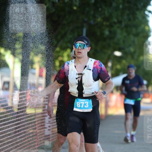 07.09.2025 - 19. Norderstedt Triathlon Michael Strokosch http://msf.ph/oto/8780263 07.09.2025 17:06:17 Laufen 864, 929 meine-sportfotos.de