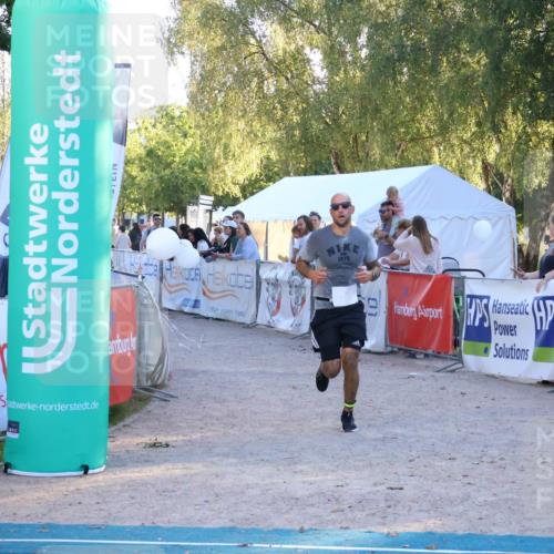 07.09.2025 - 19. Norderstedt Triathlon Zöllner http://msf.ph/oto/8780269 07.09.2025 17:35:13 Ziel 925 meine-sportfotos.de
