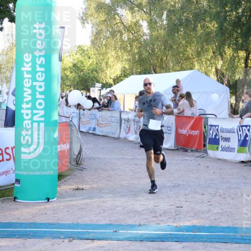 07.09.2025 - 19. Norderstedt Triathlon Zöllner http://msf.ph/oto/8780271 07.09.2025 17:35:13 Ziel 925 meine-sportfotos.de