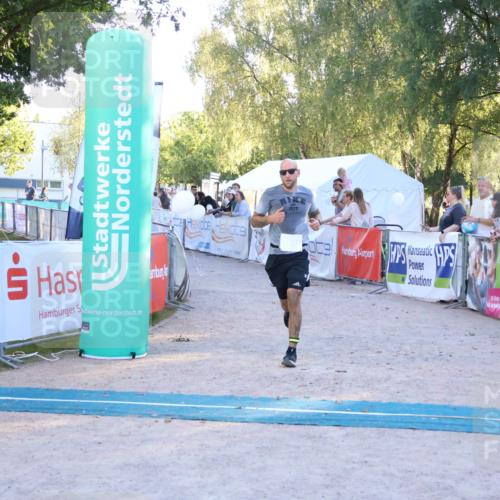07.09.2025 - 19. Norderstedt Triathlon Zöllner http://msf.ph/oto/8780274 07.09.2025 17:35:14 Ziel 925 meine-sportfotos.de