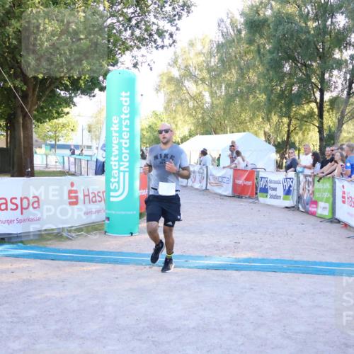 07.09.2025 - 19. Norderstedt Triathlon Zöllner http://msf.ph/oto/8780297 07.09.2025 17:35:15 Ziel 925 meine-sportfotos.de