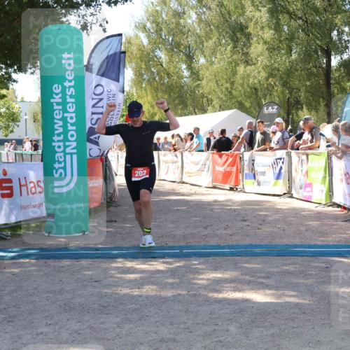 07.09.2025 - 19. Norderstedt Triathlon Zöllner http://msf.ph/oto/8780303 07.09.2025 12:49:49 Ziel 202 meine-sportfotos.de