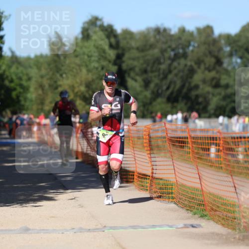 07.09.2025 - 19. Norderstedt Triathlon Michael Strokosch http://msf.ph/oto/8780329 07.09.2025 15:00:33 Laufen 984, 985 meine-sportfotos.de
