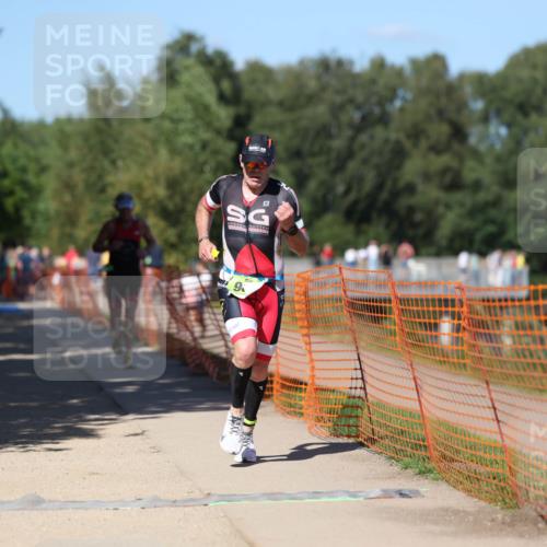 07.09.2025 - 19. Norderstedt Triathlon Michael Strokosch http://msf.ph/oto/8780335 07.09.2025 15:00:34 Laufen 984, 985 meine-sportfotos.de