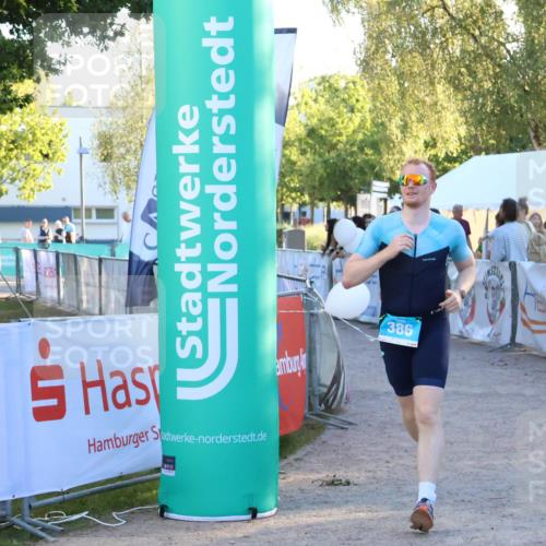 07.09.2025 - 19. Norderstedt Triathlon Zöllner http://msf.ph/oto/8780344 07.09.2025 17:35:29 Ziel 386 meine-sportfotos.de