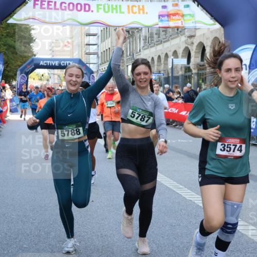 07.09.2025 - BARMER Alsterlauf Strokosch-Dieckow http://msf.ph/oto/8780360 07.09.2025 10:06:09 Ziel 2237, 2254, 2277, 2344, 2380, 2467, 2468, 2523, 2573, 2574, 2795, 3157, 3184, 3212, 3275, 3321, 3345, 3428, 3439, 3490, 3810, 3957, 3958, 4064, 4205, 4272, 4319, 4356, 4525, 4591, 5050, 5217, 5240, 5348, 5602, 5759, 5934, 6036, 6045, 6149, 6173, 6299, 6302, 8076, 8152, 8212 meine-sportfotos.de
