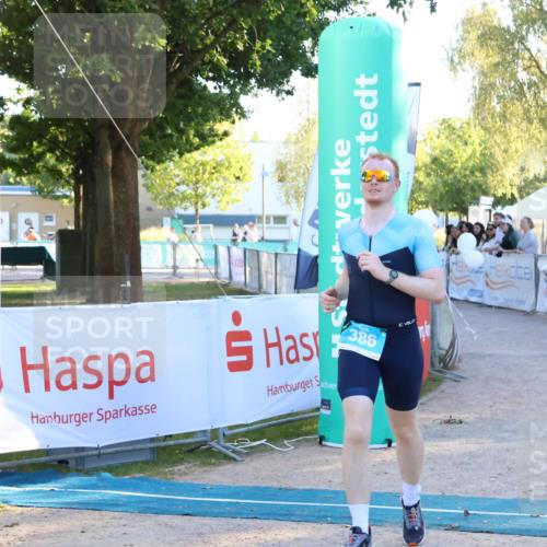 07.09.2025 - 19. Norderstedt Triathlon Zöllner http://msf.ph/oto/8780362 07.09.2025 17:35:30 Ziel 386 meine-sportfotos.de