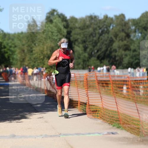 07.09.2025 - 19. Norderstedt Triathlon Michael Strokosch http://msf.ph/oto/8780381 07.09.2025 15:00:38 Laufen 984, 985 meine-sportfotos.de