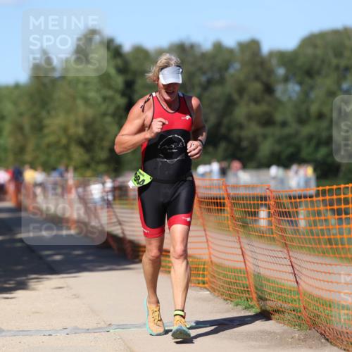 07.09.2025 - 19. Norderstedt Triathlon Michael Strokosch http://msf.ph/oto/8780402 07.09.2025 15:00:40 Laufen 984 meine-sportfotos.de