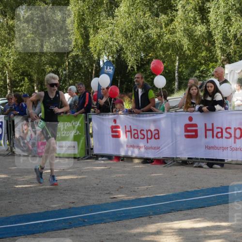 07.09.2025 - 19. Norderstedt Triathlon Zöllner http://msf.ph/oto/8780405 07.09.2025 10:52:27 Ziel 112, 1114, 1141 meine-sportfotos.de
