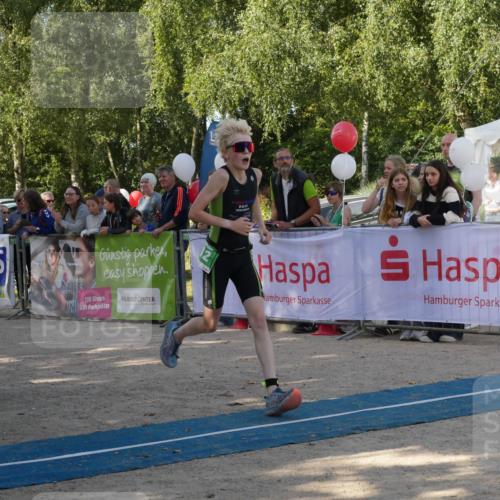 07.09.2025 - 19. Norderstedt Triathlon Zöllner http://msf.ph/oto/8780411 07.09.2025 10:52:27 Ziel 112, 1114, 1141 meine-sportfotos.de