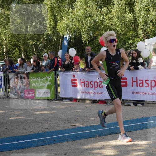 07.09.2025 - 19. Norderstedt Triathlon Zöllner http://msf.ph/oto/8780416 07.09.2025 10:52:27 Ziel 112, 1114, 1141 meine-sportfotos.de
