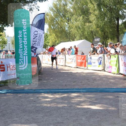 07.09.2025 - 19. Norderstedt Triathlon Zöllner http://msf.ph/oto/8780441 07.09.2025 12:50:25 Ziel 165, 824 meine-sportfotos.de