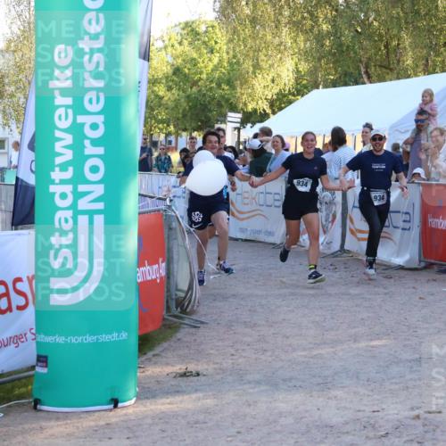 07.09.2025 - 19. Norderstedt Triathlon Zöllner http://msf.ph/oto/8780447 07.09.2025 17:35:51 Ziel 376, 934, 1454 meine-sportfotos.de