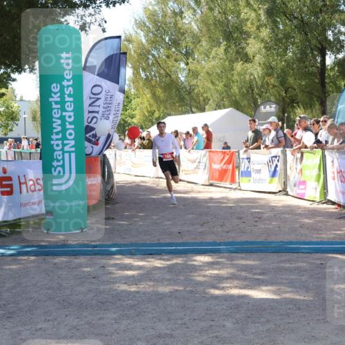 07.09.2025 - 19. Norderstedt Triathlon Zöllner http://msf.ph/oto/8780451 07.09.2025 12:50:26 Ziel 165, 824 meine-sportfotos.de